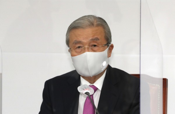 김종인 국민의힘 비상대책위원장이 25일 오전 서울 여의도 국회에서 열린 당 소속 시·도지사 조찬 간담회에서 인사말을 하고 있다. 연합뉴스