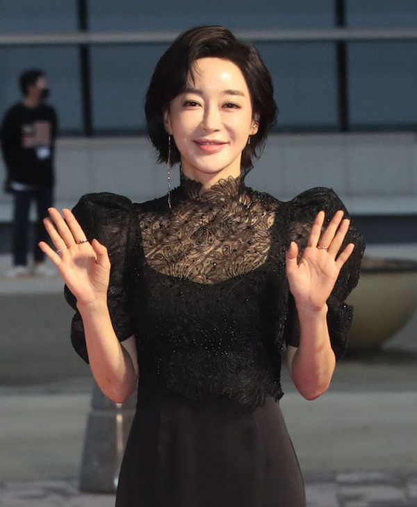 서예지→최희서, 블랙의 우아함과 함께한 ★ 부일영화상 레드카펫 [포토뉴스]