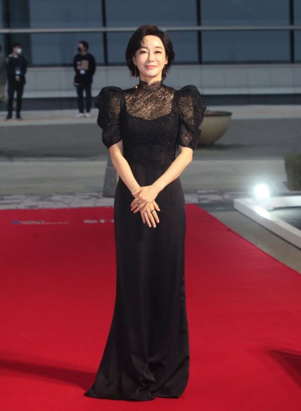 서예지→최희서, 블랙의 우아함과 함께한 ★ 부일영화상 레드카펫 [포토뉴스]